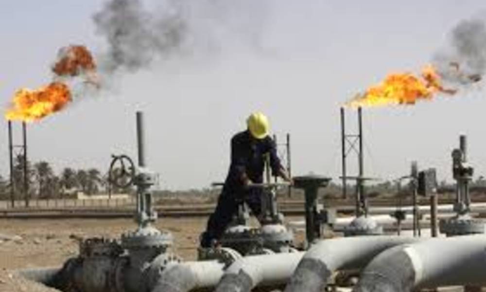 بعد فرض امريكا عقوبات على ايران... اسعار النفط ترتفع الى 53 دولارا