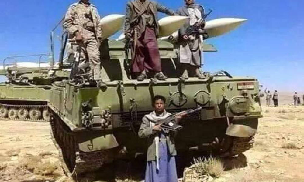 الحوثيون يطلقون صواريخ على عدن