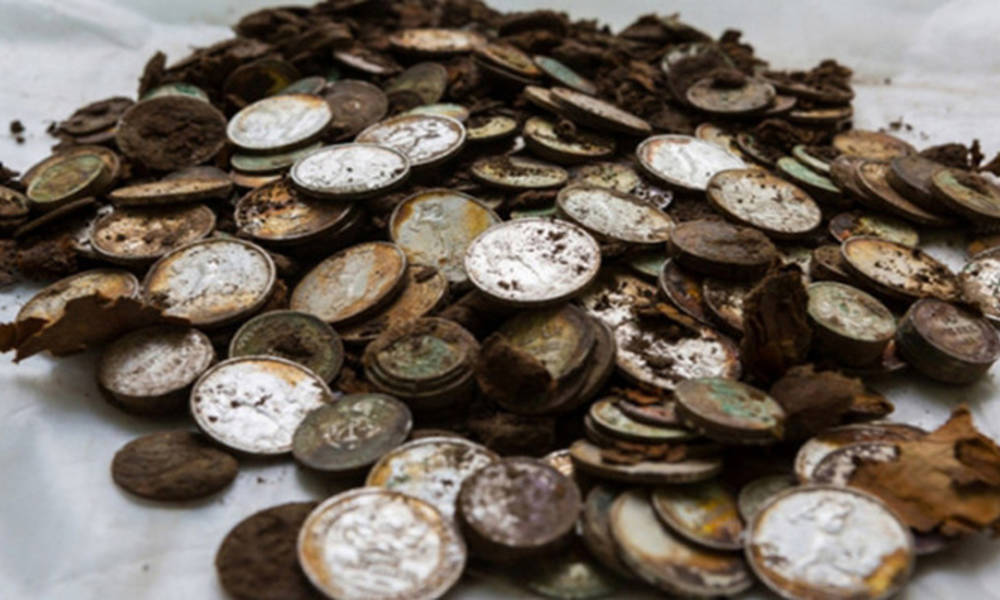 علماء آثار روس يعثرون على كنز لقطع نقدية فضية