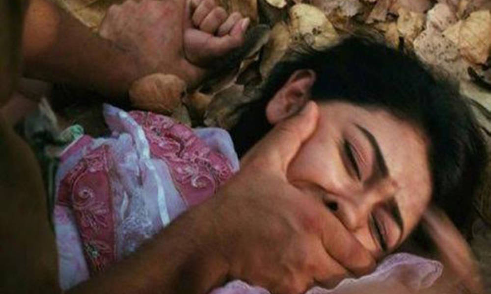 مصر: خمسة شبان يتناوبون بعد الافطار على اغتصاب فتاة
