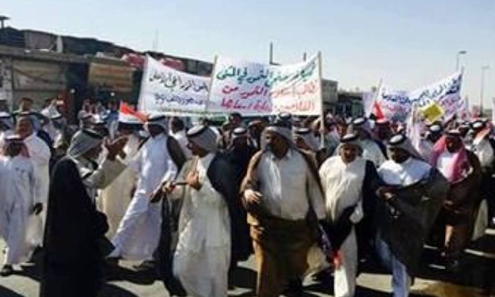العشرات من الفلاحين يتظاهرون وسط العاصمة بغداد للمطالبة بمستحقاتهم