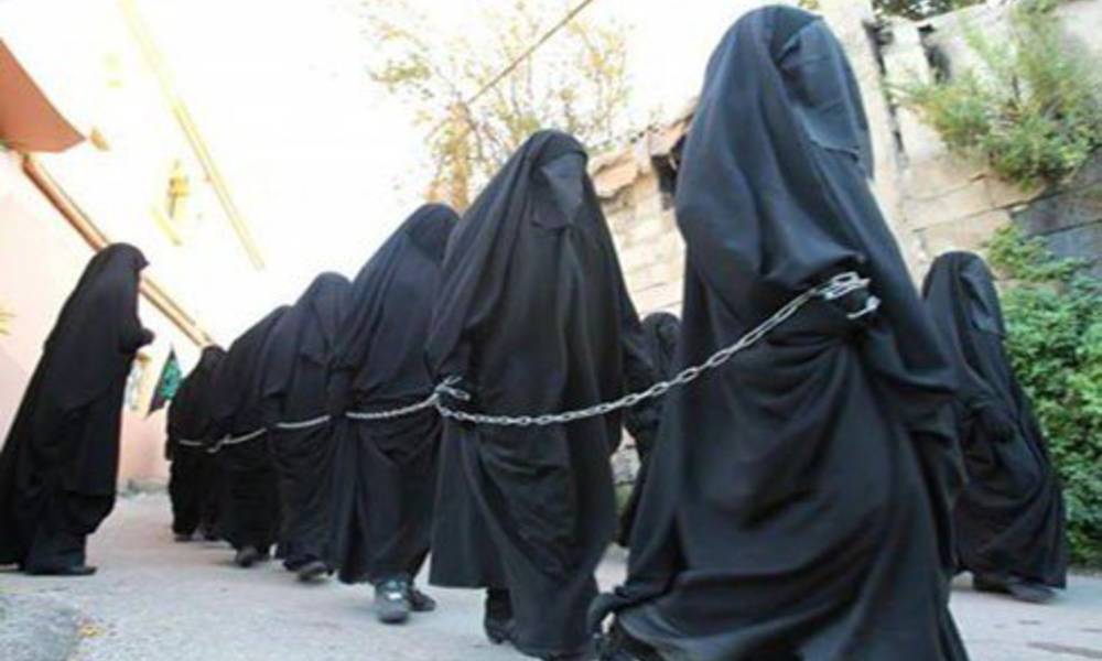 "شريعة داعش" تُزوّج امرأة حتى لو كانت على ذمة آخر