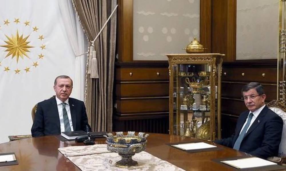 بعد تصاعد الخلافات بين اوغلو وأردوغان... تركيا تستعد لتوديع رئيس وزراءها
