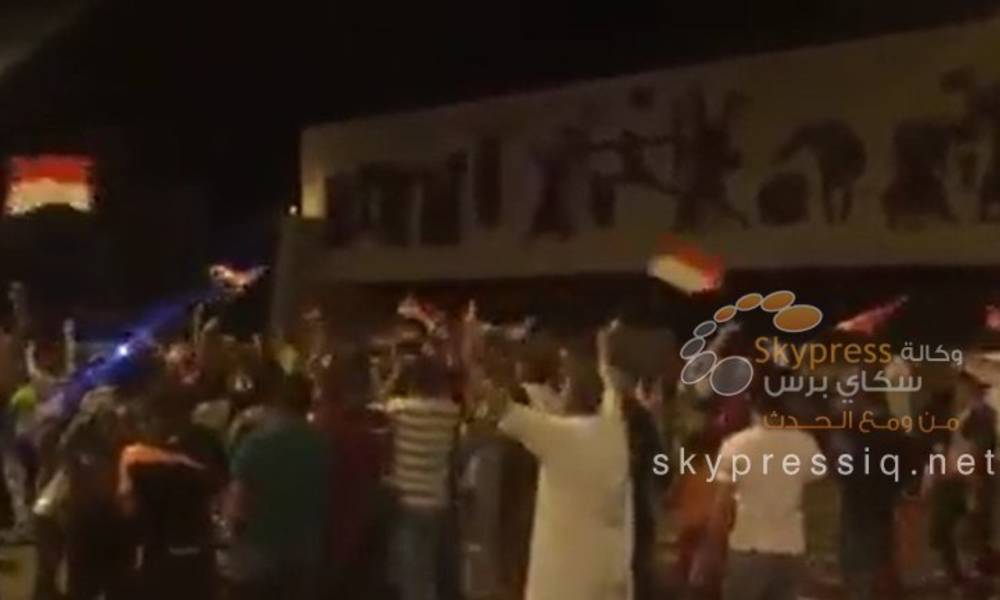 بالفيديو ... المئات من اتباع التيار الصدري يتوافدون الى ساحة التحرير