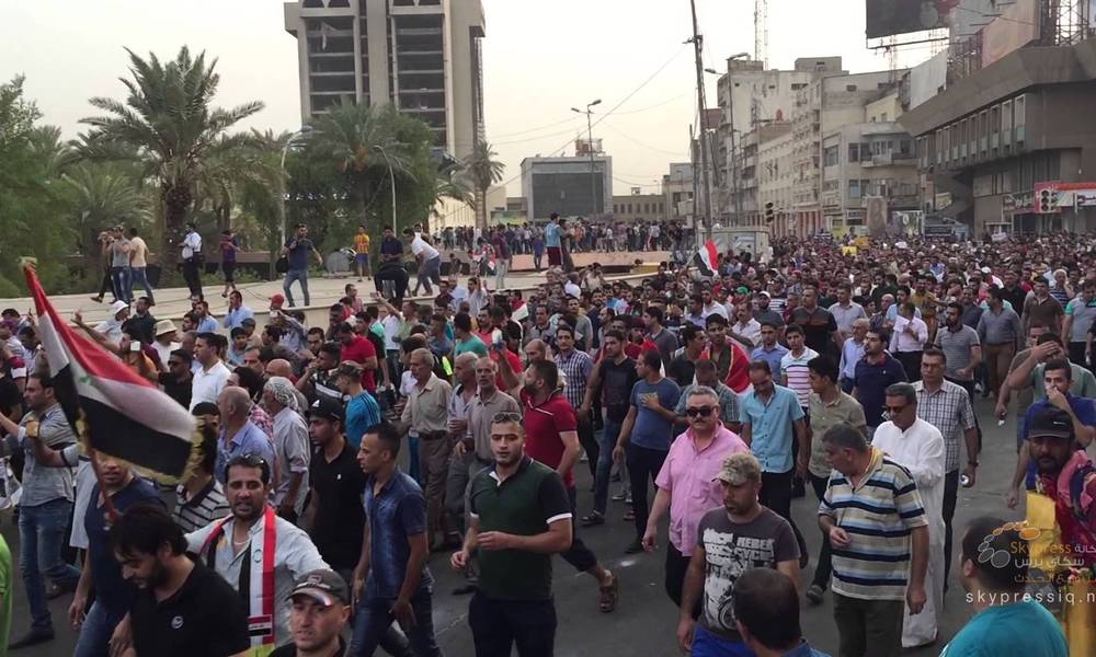 انطلاق تظاهرات حاشدة في ساحة التحرير باتجاه المنطقة الخضراء