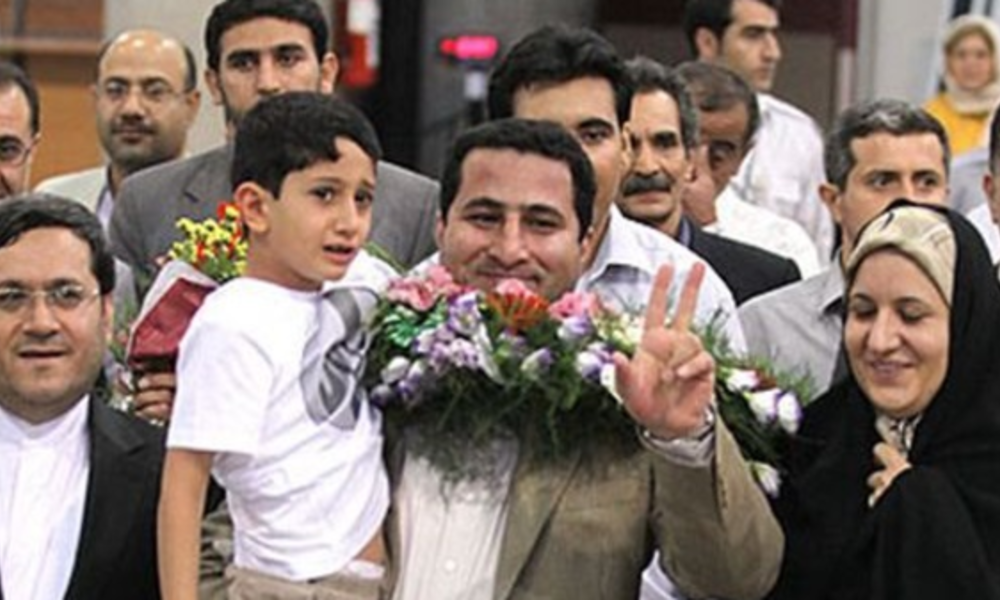 ايران تعدم بطلها النووي الكردي
