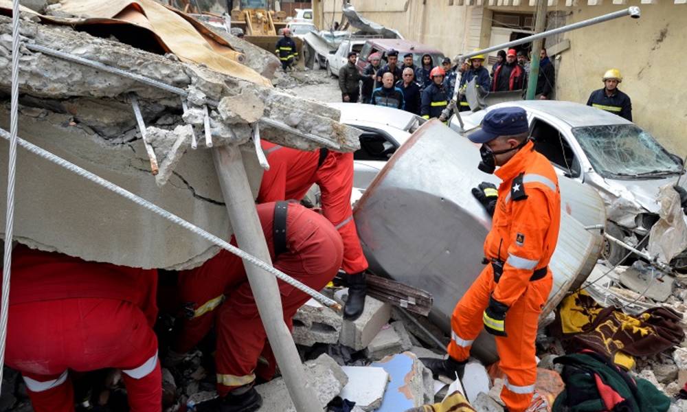 إنتشال عشرات الجثث من تحت انقاض مبنى في أيمن الموصل
