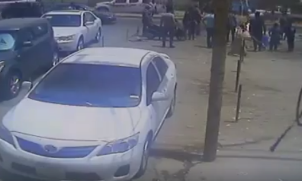 بالفيديو..احتراق سيارة نوع "جارجر " في  شوارع بغداد بسبب البانزين