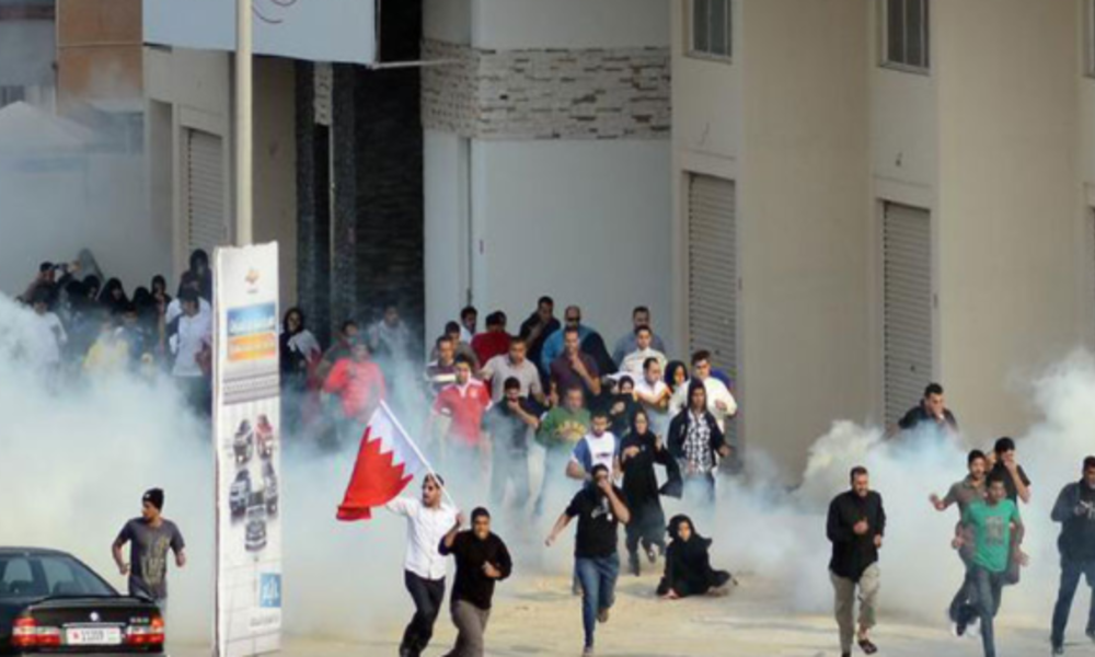 المواجهات بين المعتصمين والقوات البحرينية تمتد لمناطق مختلفة في البلاد