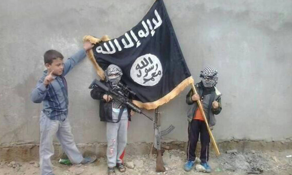 وحوش داعش الصغار... كيف يمكن التعامل معهم بعد اعادتهم لأوطانهم