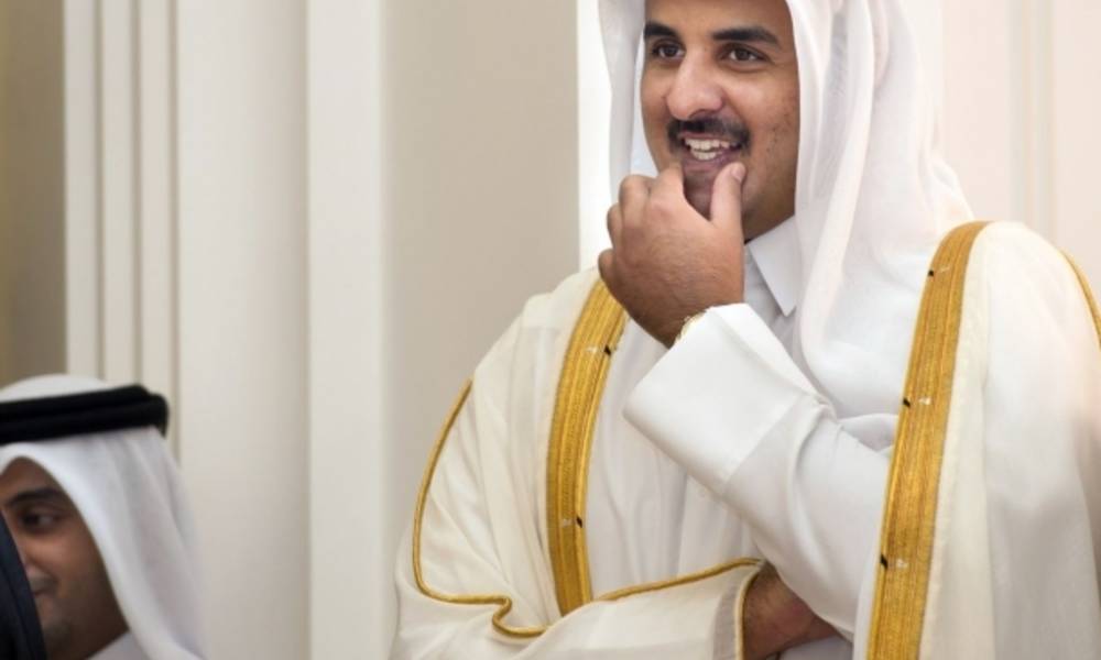 امير قطر يرد على حصار دول الخليج بـ"سيلفي عاري" !