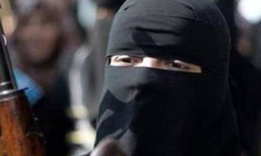 "داعش" يعزل مسؤولة كتيبة "الخنساء" لرفضها "جلد وعض" النساء