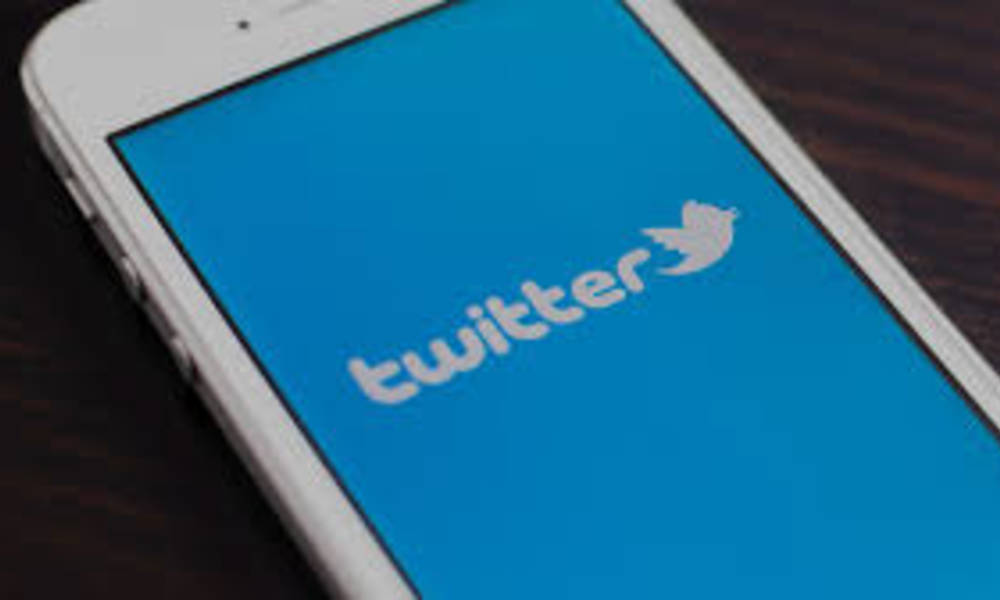 تويتر يوقف تقديم خاصية التأكد من هوية المستخدمين