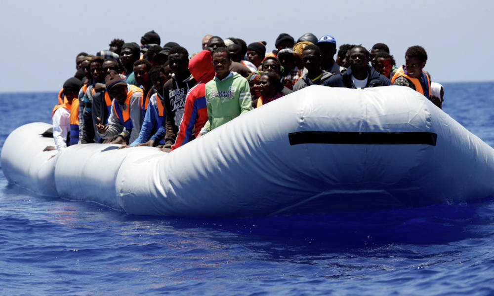 اختفاء سفينة "مهاجرين"  بالقرب من سواحل اليونان