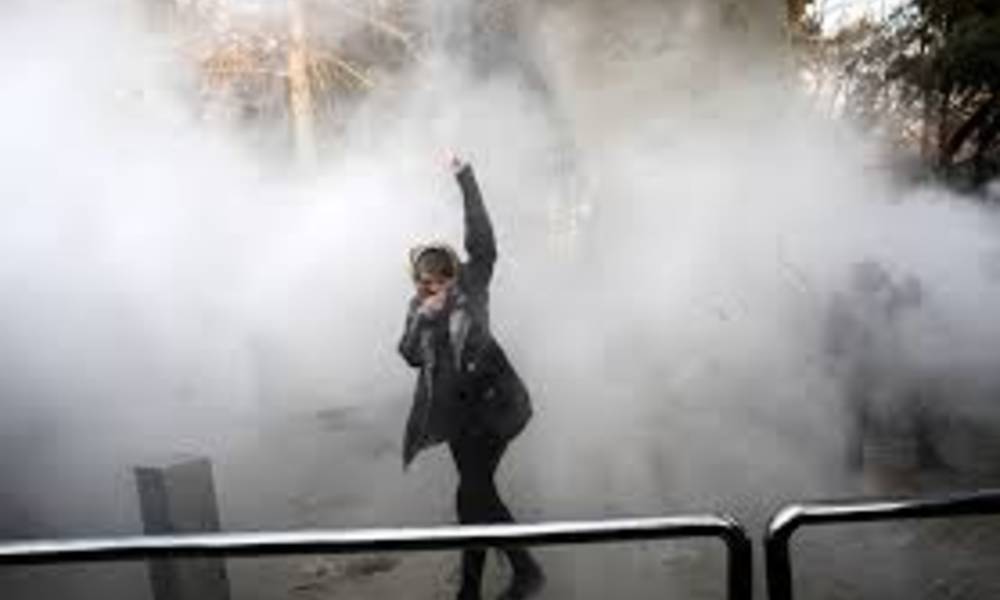 مقتل متظاهر في أصفهان وسط إيران