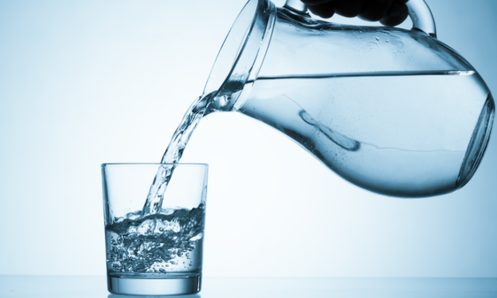 10 فوائد "سحرية" لشرب الماء الدافئ يومياً !