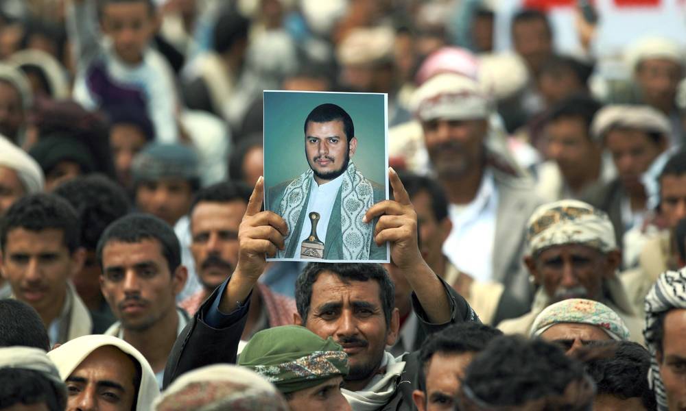 الحوثيون يسيطرون على 100 ميل من الأراضي السعودية