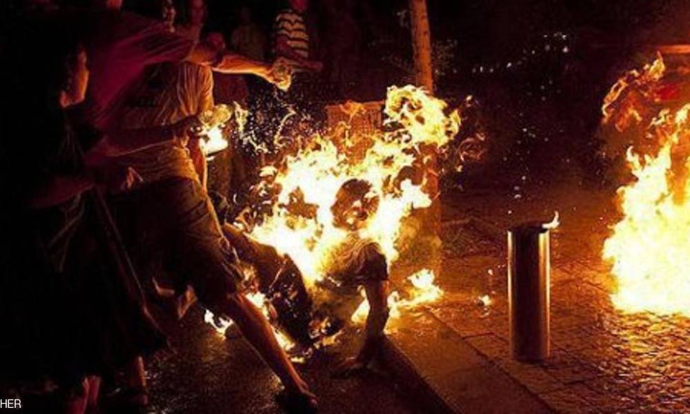 "بدون" كويتي يحرق نفسه احتجاجاً على اجراءات وزارة الداخلية بحق عائلته