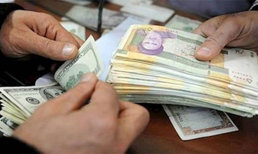 بالفيديو .. عراقيون يواجهون "كارثة" نتيجة إيداع أموالهم في البنوك الأيرانية