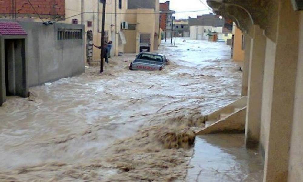 بالفيديو.. فيضانات "مدمرة" وسيول جارفة تجتاح تونس