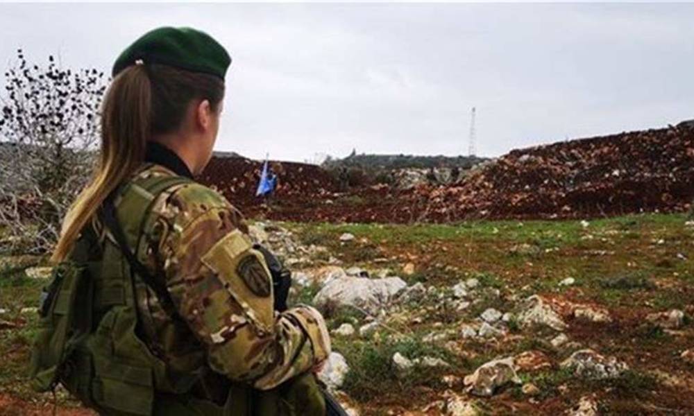 بالصورة.. جندية لبنانية على الحدود تُشعل تويتر