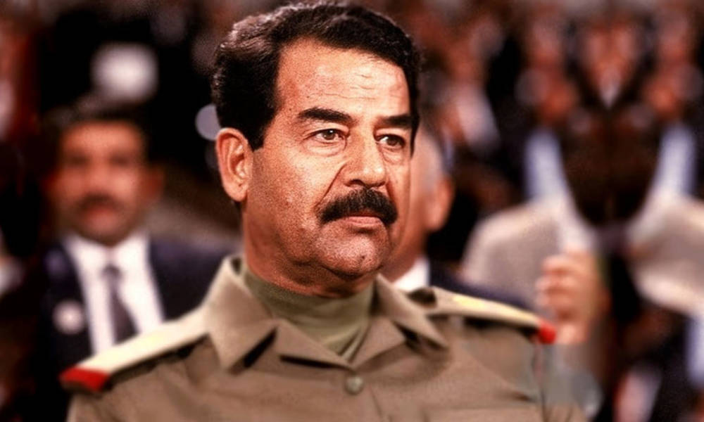 كتب "مذكرات" لمعاونيه .. "صدام حسين" في ذكرى ضبطه بـ حفرة .. عن "البي بي سي"