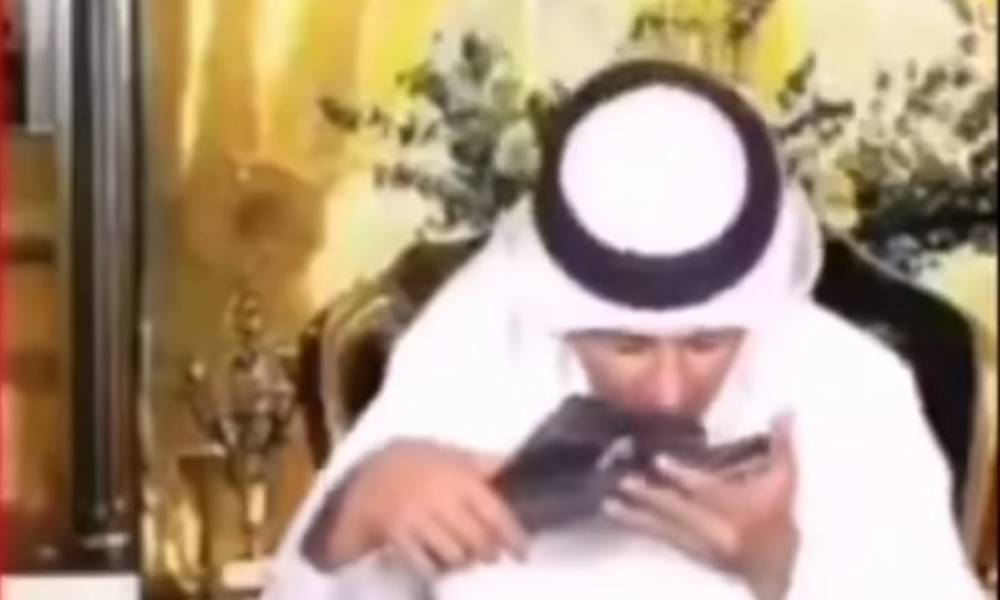 بالفيديو .. مذيع "يقبل نعل" ولي العهد محمد بن زيدان .. وهذا رد فعل الجمهور