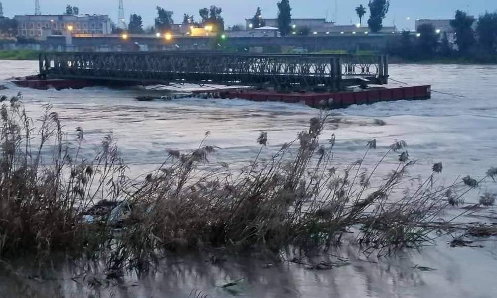 المياه تقسم الجسور في العراق الى شطرين....والحكومة نايمة!!!!