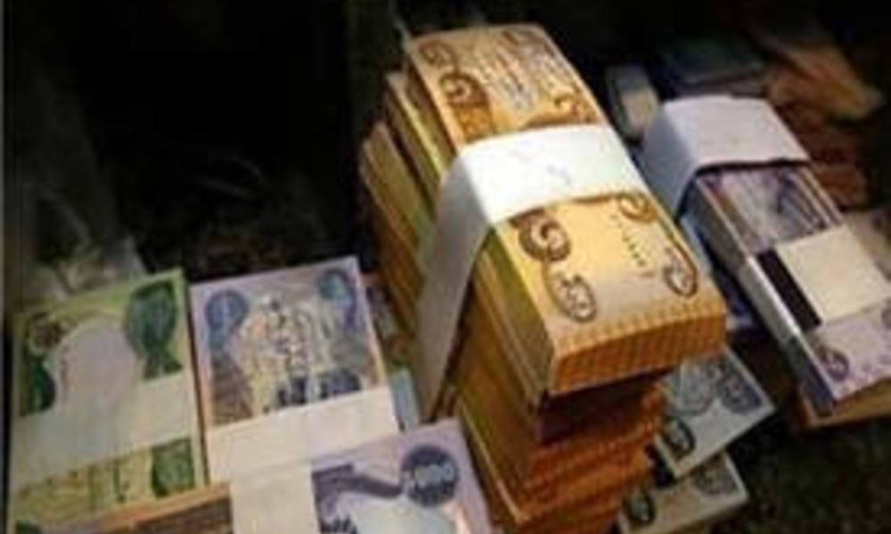 عاجل... القوات الامنية تعثر على مليار و400 مليون دينار بمكتب مدير هندسة نينوى
