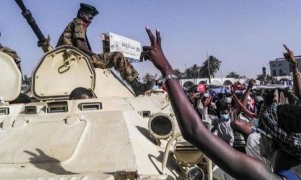 بالفيديو: انقلاب السودان "مسرحية"..من الرئيس او الملك الذي سيرحل بعد البشير؟