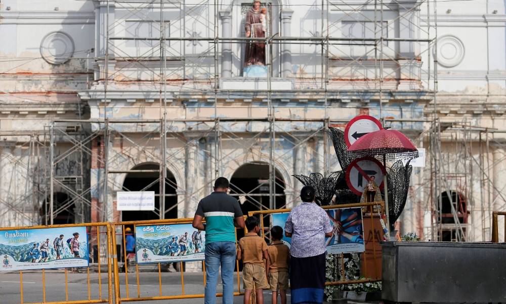 سريلانكا تطرد 200 رجل دين مسلم بعد تفجيرات الفصح