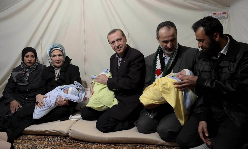تركيا تبدأ عملية إعادة مليون سوري وتحذر من موجة هجرة جديدة لأوروبا
