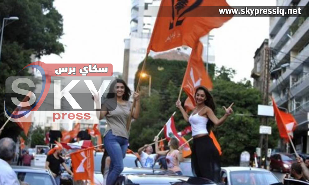 إستهجان سعودي وعربي ضد صحيفة سعودية نشرت تقريراً يتغزل بحسناوات لبنان في التظاهرات