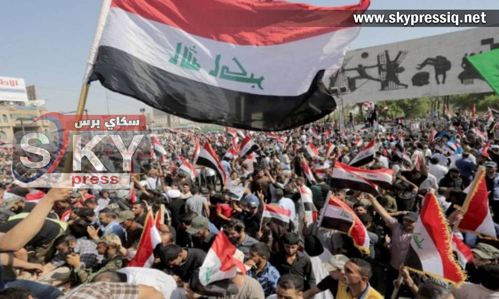 المتظاهرين في "ساحة التحرير" يردون على انفجارات امس .. بــ بيان