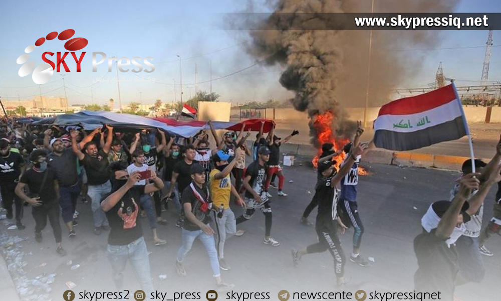 بالصورة القبعات الحمراء في مواجهة القبعات الزرقاء من المنتصر في النهاية