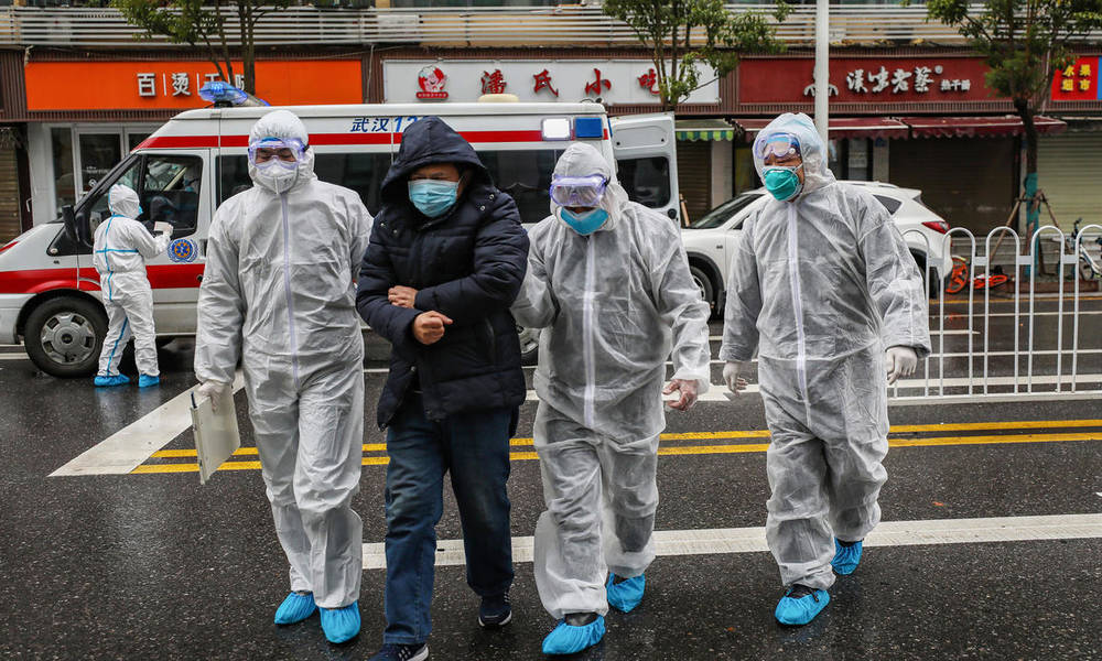 بالفيديو : السلطات الصينية تقوم بــ سحل صينيين من منازلهم للاشتباه بأصابتهم بــ "فيروس كورونا "  !!
