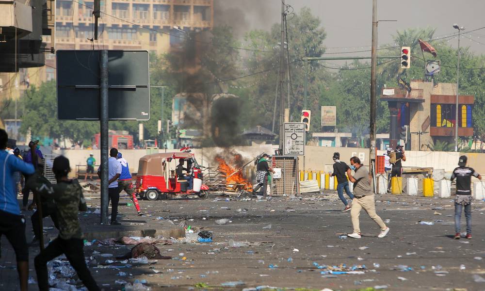 استشهاد متظاهر وإصابة 14 آخرين في تصادمات ساحة الخلاني يوم أمس