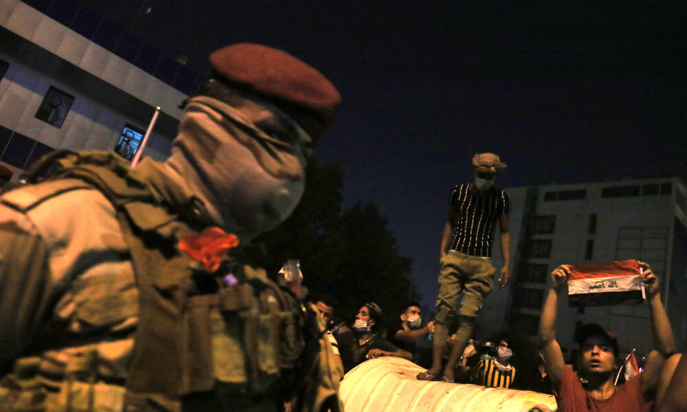 اشتباكات بين قوات الجيش ومحتجين بعد منعهم من دخول مرقد الإمام الحسين في كربلاء