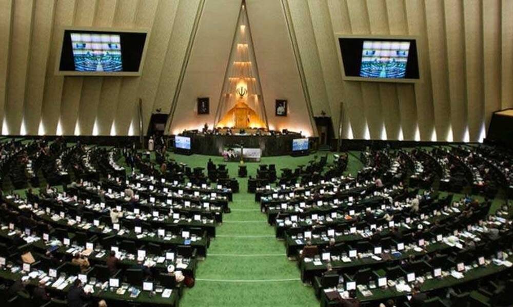 نواب ايرانيون يطالبون بحظر دخول لقاح كورونا من أمريكا وبريطانيا وفرنسا