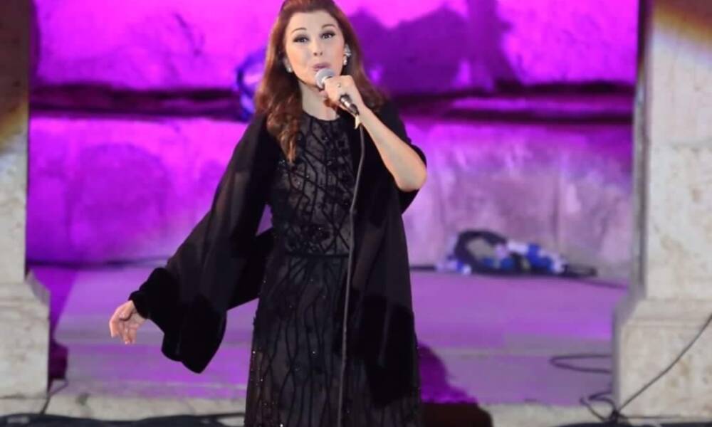 الفنانة اللبنانية "ماجدة الرومي " تتعرض لفقدان الوعي على خشبة مسرح مهرجان جرش