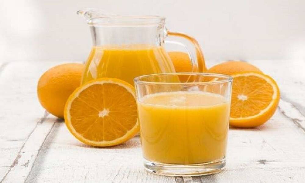 تناول  كوب من عصير البرتقال صباحا يقلل  من مخاطر السكتة الدماغية