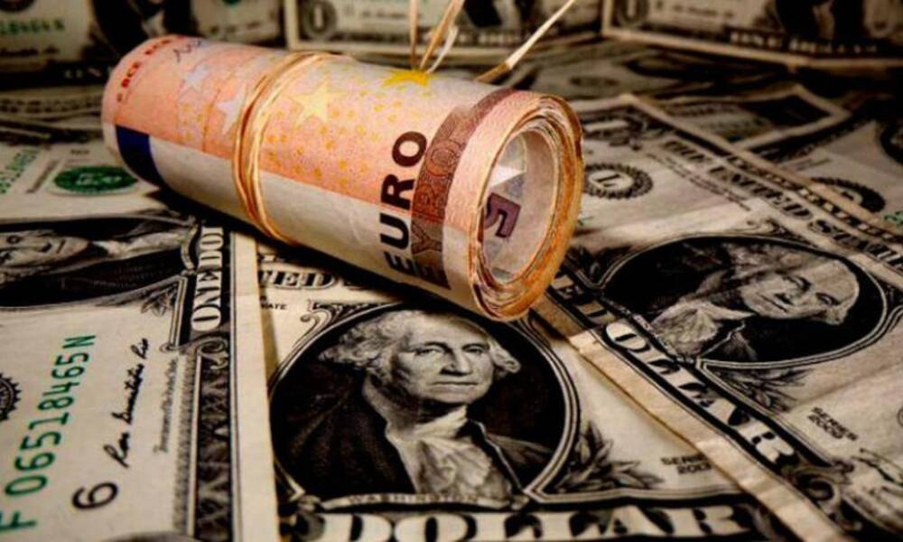 اليورو يسجل أدنى مستوى مقابل الدولار الامريكي