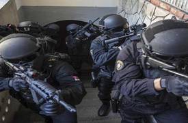 الشرطة الايطالية تعتقل عشرة أشخاص يشتبه في ضلوعهم بالقتل وتهريب البشر
