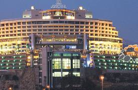 علي صدام يملك افخم فندق في بيروت