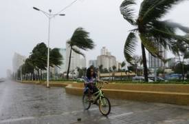 اعصار "كوبو" يضرب الفيلبين ويشرد الآلاف