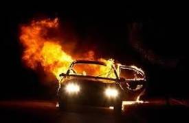 رجل "يحرق" نفسه وزوجته وأطفاله في عمان