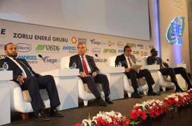 وزير الكهرباء يدعو شركات العالم للاستثمار في مجال الطاقة النظيفة بالعراق