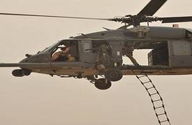 قائد كتيبة الخامنئي: أمريكا تحاول نقل قادة داعش سراً إلى خارج الانبار