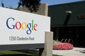 "غوغل" تزيح "أبل" عن عرش أغلى شركات العالم