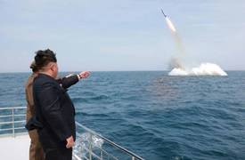 كوريا الشمالية تطلق صاروخاً باليستياً نحو البحر